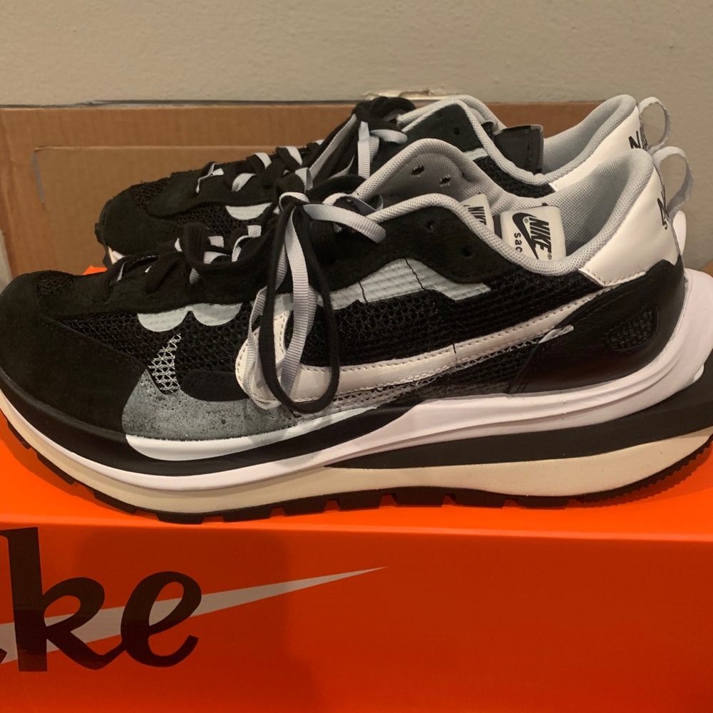 NIKE VAPORWAFFLE BLACK SIZE 14